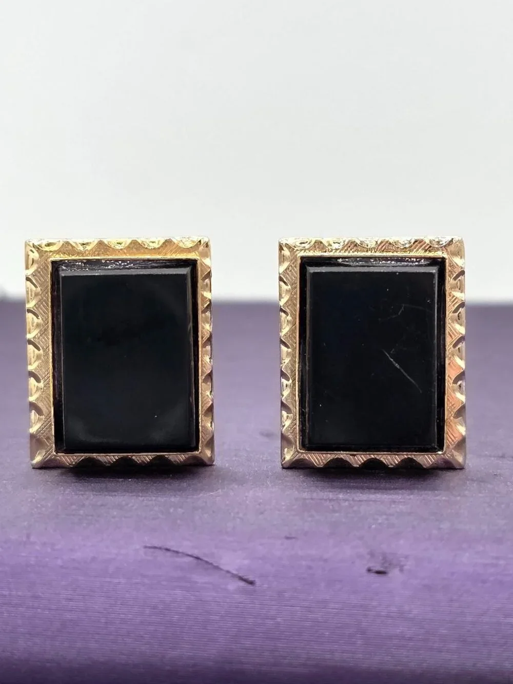 VTG Gold Finish Postage Stamp Rectangle Black  MCM Mid Century Modern Cuff Links